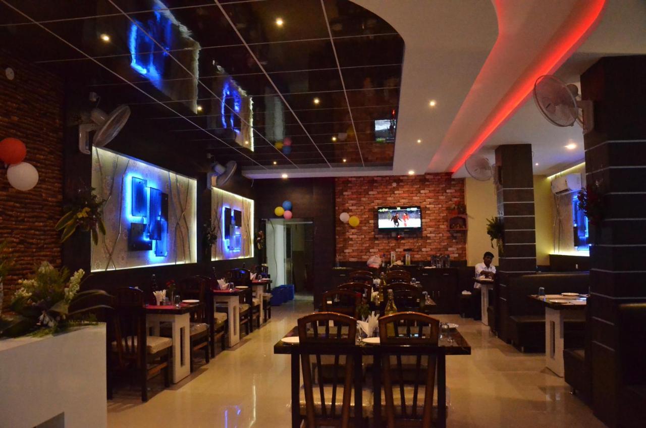 Hotel Janvi Interntaional Inn Музаффарпур Экстерьер фото