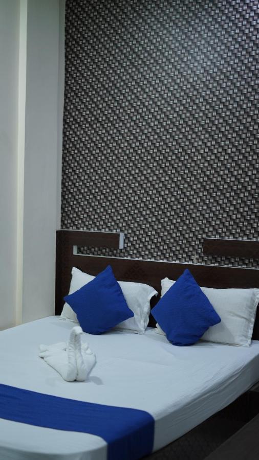 Hotel Janvi Interntaional Inn Музаффарпур Экстерьер фото