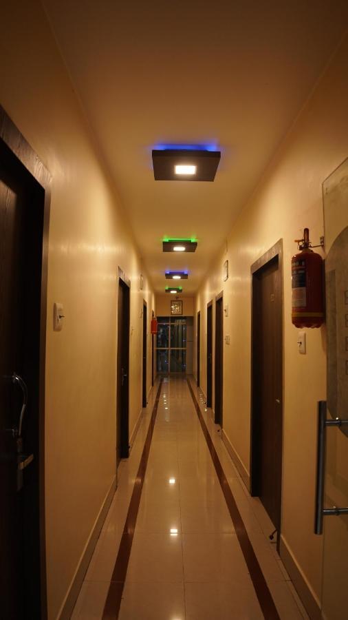 Hotel Janvi Interntaional Inn Музаффарпур Экстерьер фото