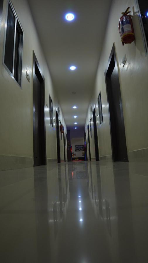 Hotel Janvi Interntaional Inn Музаффарпур Экстерьер фото