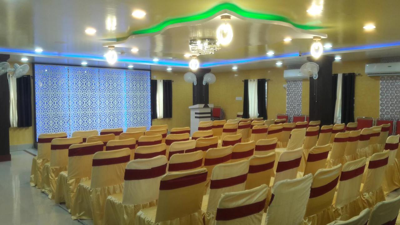 Hotel Janvi Interntaional Inn Музаффарпур Экстерьер фото